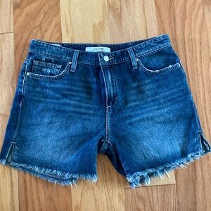 Women’s joes jeans raw hem shorts.